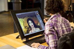 Die Bachelor- und Master-Studiengänge werden in Kooperation mit der Middlesex Universität in London und der Folkwang Universität in Essen angeboten.