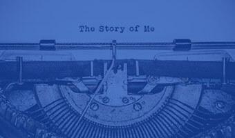 Text wird mit einer alten Schreibmaschine geschrieben